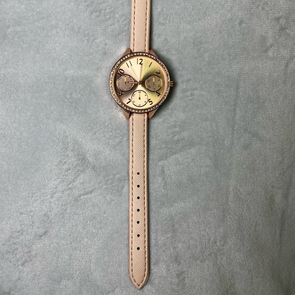 Pink Watch - Picture 4 of 7